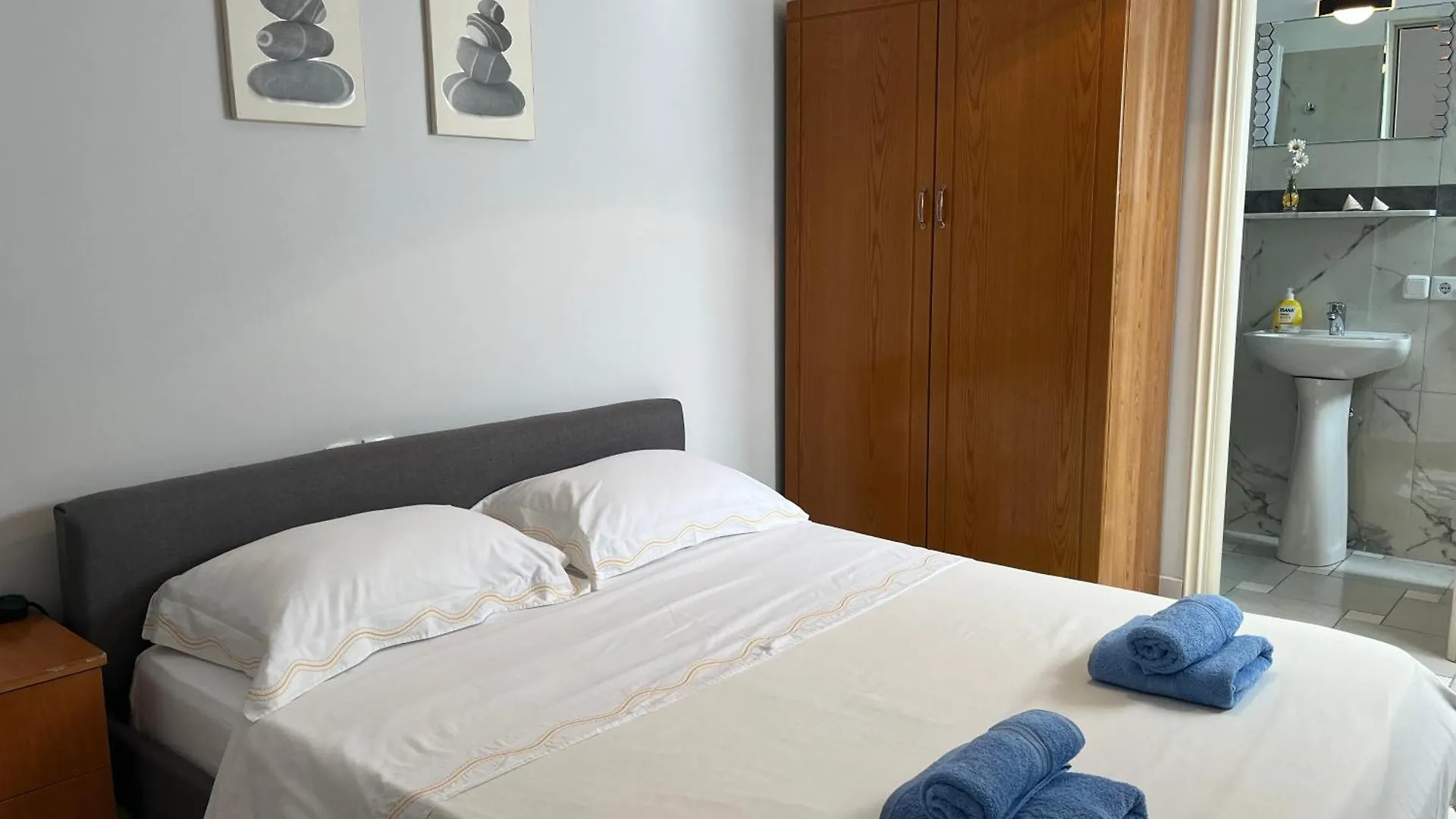 Villa Vlora M&N 3 0*, Влёра Албания